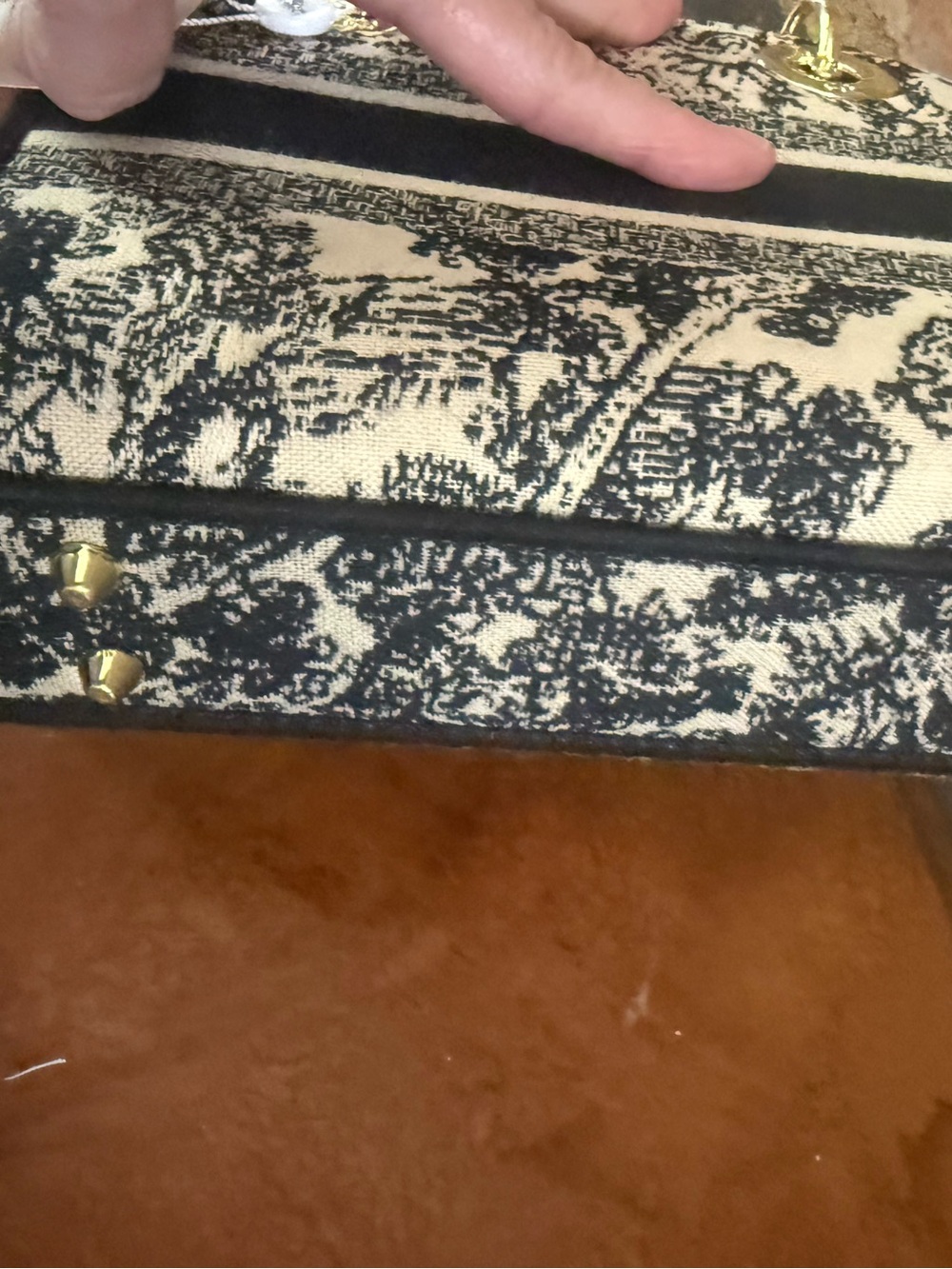 Two purses excellent condition - Picture 11 of 16